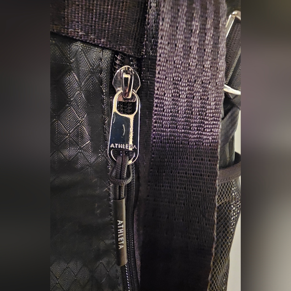 EUC! Olive Green Athleta Excursion Backpack - Picture 5 of 10